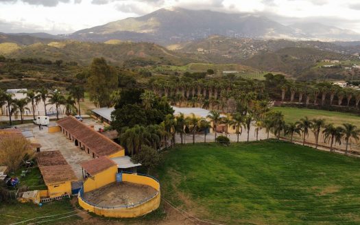 FINCA MIJAS COSTA 80.000 METROS IDEAL GANADERIA Y CABALLOS.