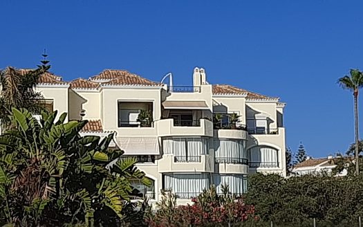 Exclusivo Ático PRIMERA LINEA DE PLAYA Frontal al Mar en Marbella