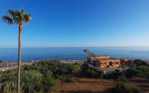 Exclusivo Ático PRIMERA LINEA DE PLAYA Frontal al Mar en Marbella