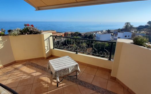 Exclusivo Ático PRIMERA LINEA DE PLAYA Frontal al Mar en Marbella