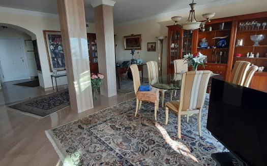 Exclusivo Ático PRIMERA LINEA DE PLAYA Frontal al Mar en Marbella