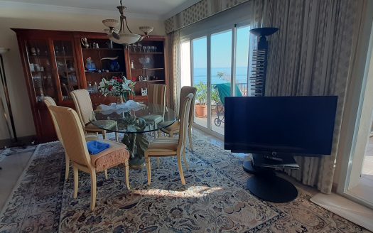 Exclusivo Ático PRIMERA LINEA DE PLAYA Frontal al Mar en Marbella