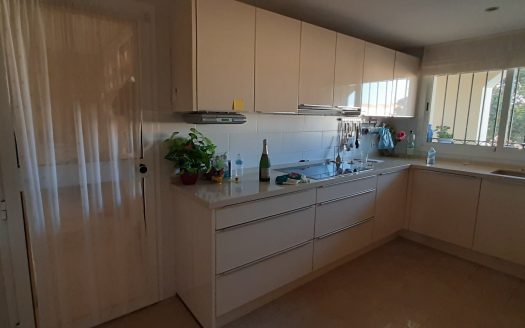 Exclusivo Ático PRIMERA LINEA DE PLAYA Frontal al Mar en Marbella