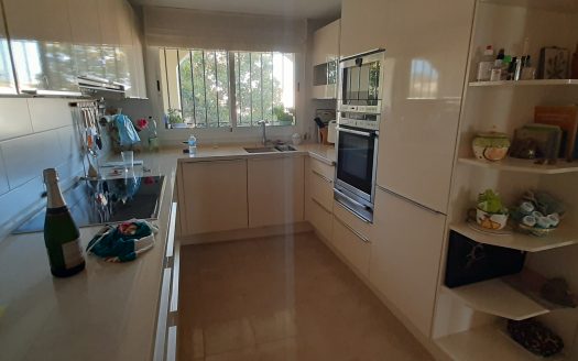 Exclusivo Ático PRIMERA LINEA DE PLAYA Frontal al Mar en Marbella