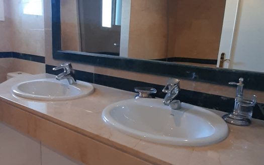 Exclusivo Ático PRIMERA LINEA DE PLAYA Frontal al Mar en Marbella