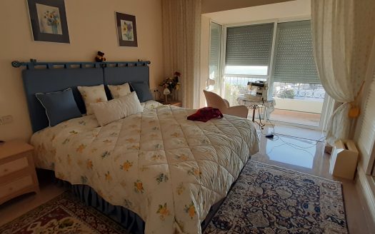 Exclusivo Ático PRIMERA LINEA DE PLAYA Frontal al Mar en Marbella