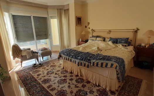 Exclusivo Ático PRIMERA LINEA DE PLAYA Frontal al Mar en Marbella