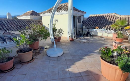 Exclusivo Ático PRIMERA LINEA DE PLAYA Frontal al Mar en Marbella