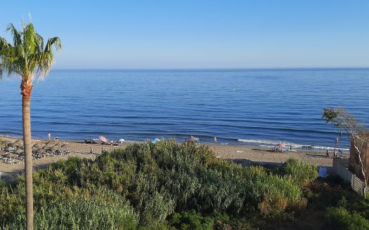 Exclusivo Ático PRIMERA LINEA DE PLAYA Frontal al Mar en Marbella