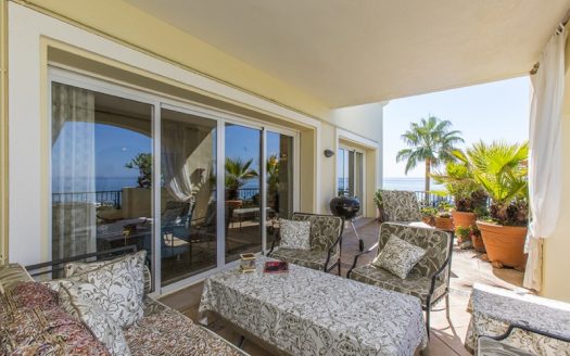 Exclusivo Ático PRIMERA LINEA DE PLAYA Frontal al Mar en Marbella