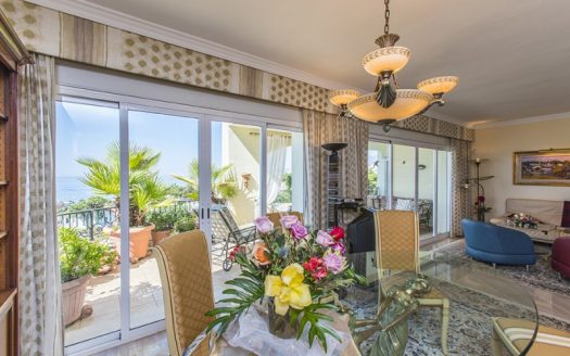 Exclusivo Ático PRIMERA LINEA DE PLAYA Frontal al Mar en Marbella