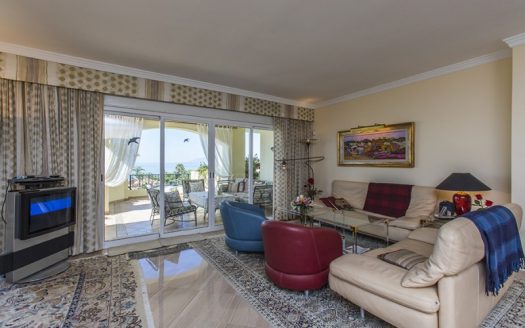 Exclusivo Ático PRIMERA LINEA DE PLAYA Frontal al Mar en Marbella