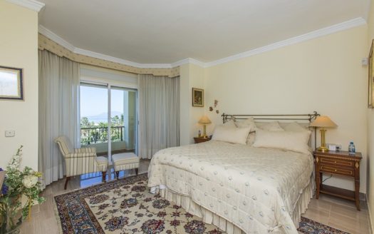 Exclusivo Ático PRIMERA LINEA DE PLAYA Frontal al Mar en Marbella