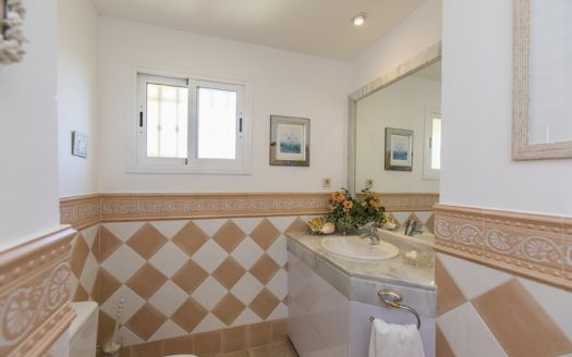 Exclusivo Ático PRIMERA LINEA DE PLAYA Frontal al Mar en Marbella